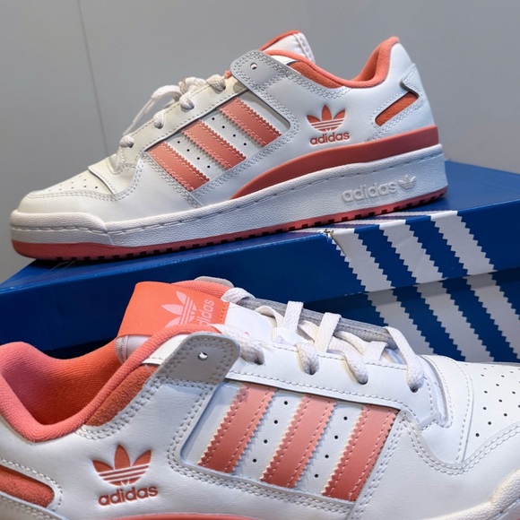 ADIDAS FORUM LOW CL - Picture 2 of 3